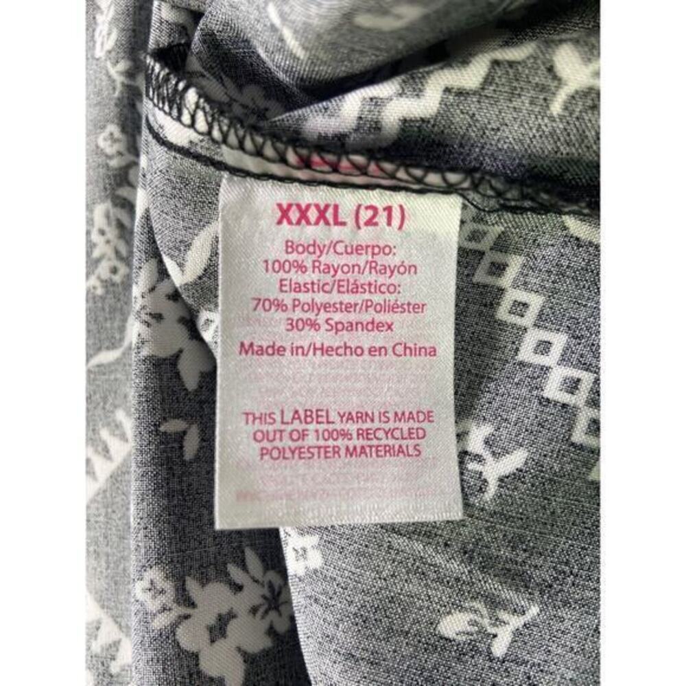 No Boundaries Black & White Stretch Elastic Scoop Neck Blouse Size XXXL (21) NWT - Picture 4 of 10